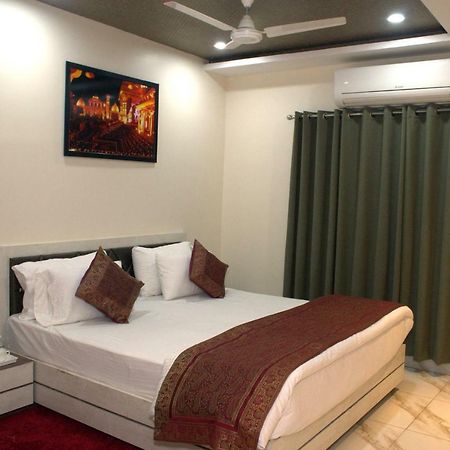 Hotel Tamilnadu Kashi Варанасі Екстер'єр фото